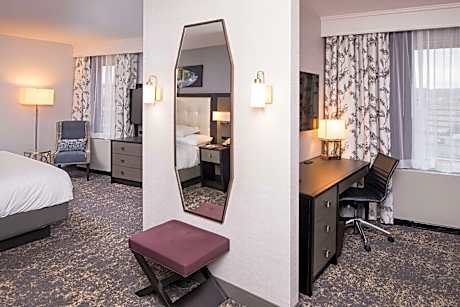 1 King Hearing Accessible Studio Suite