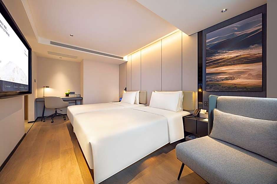 Atour Hotel Dalian Donggang Business District Gangwan Plaza