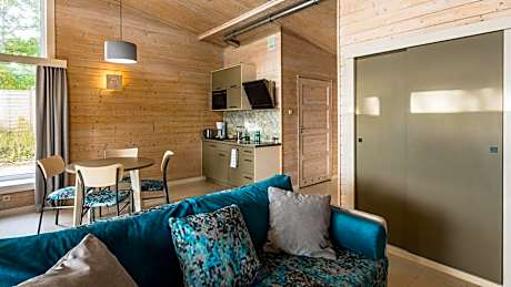 Apartament z 1 sypialnią widokiem na jezioro i bezpłatnym dostępem do sauny