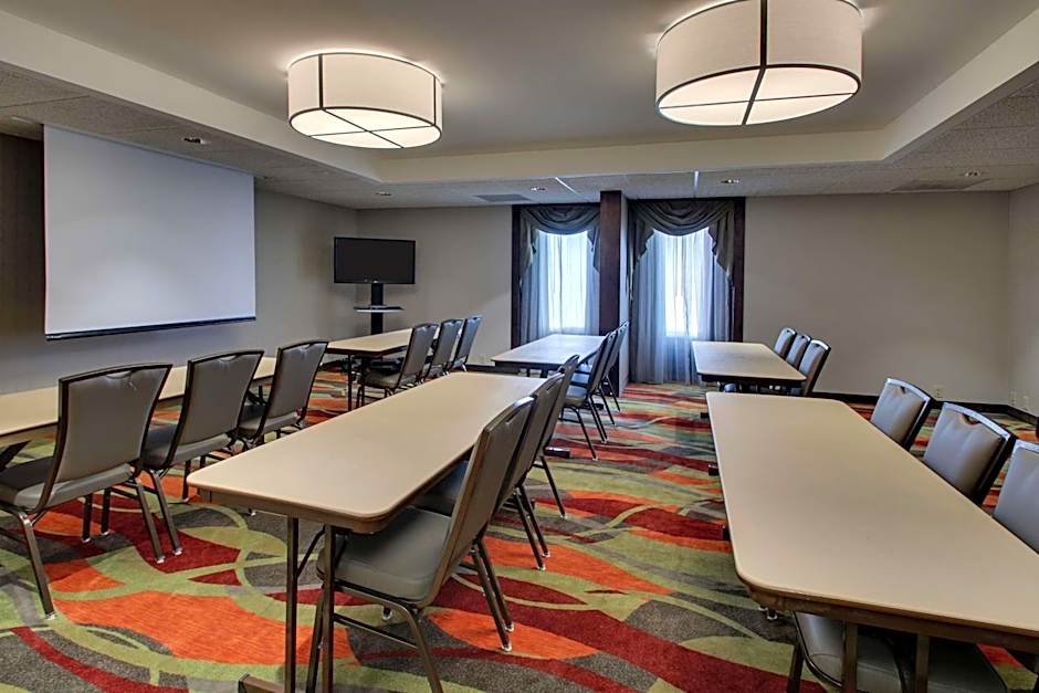 Drury Inn and Suites Bowling Green