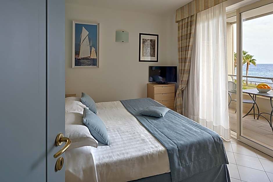 Aregai Marina Hotel & Residence