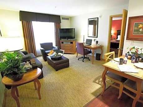 One-Bedroom King Suite - Non-Smoking