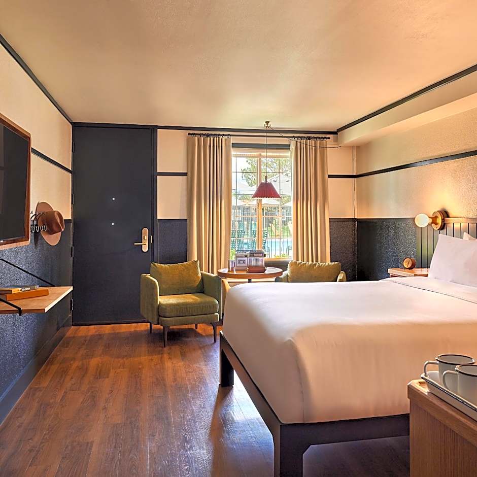 High Country Motor Lodge - Near NAU and Downtown