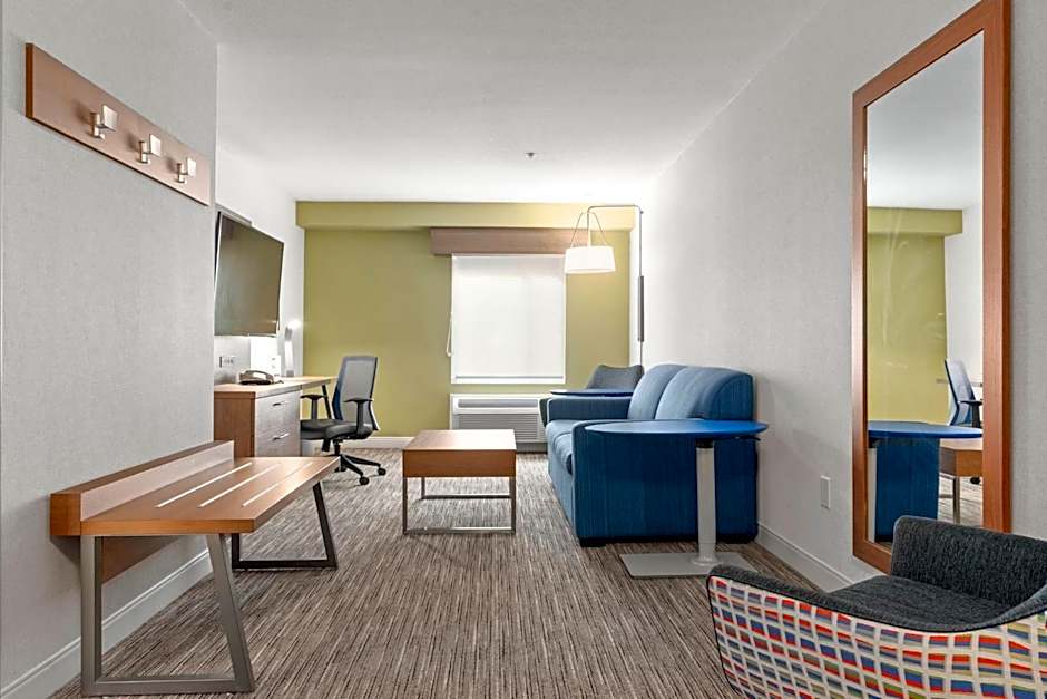 Holiday Inn Express and Suites Surrey By IHG