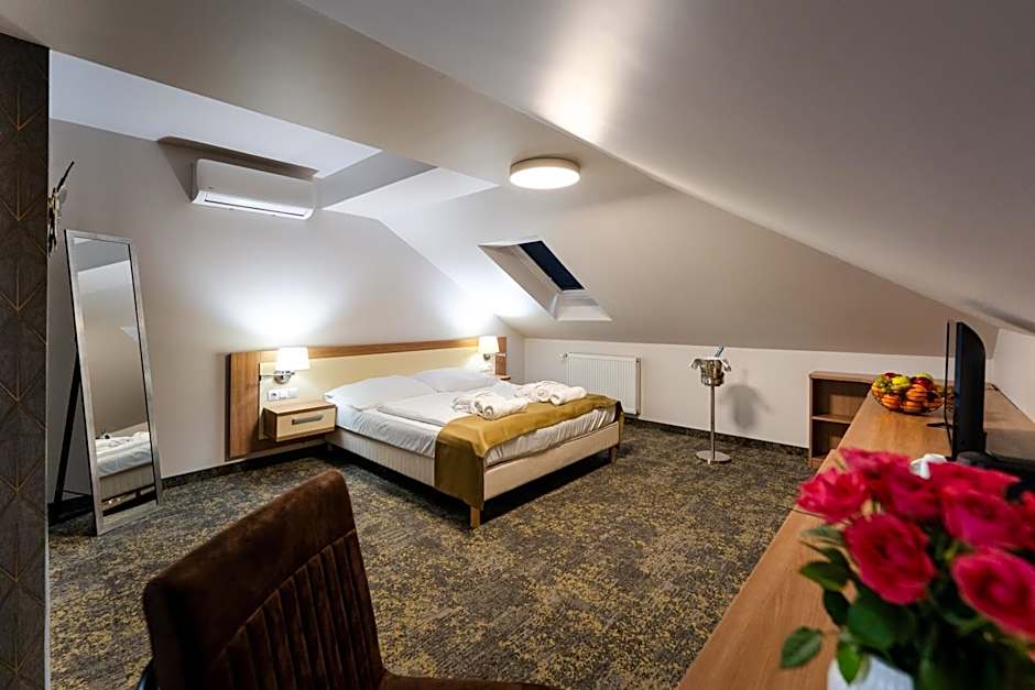Hotel Garzon Plaza