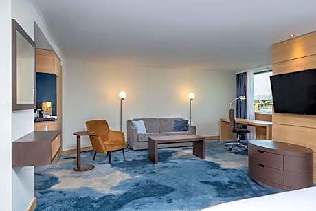 King Junior Suite with River View - Rhine Wing