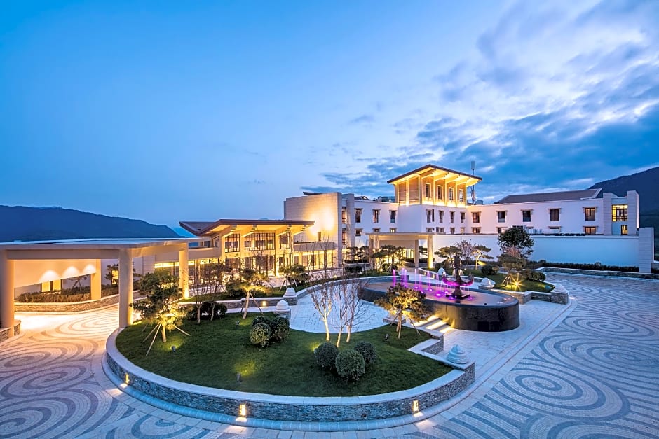 Banyan Tree Jiuzhaigou