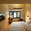 THE ADAMS - Self Check In Hotel