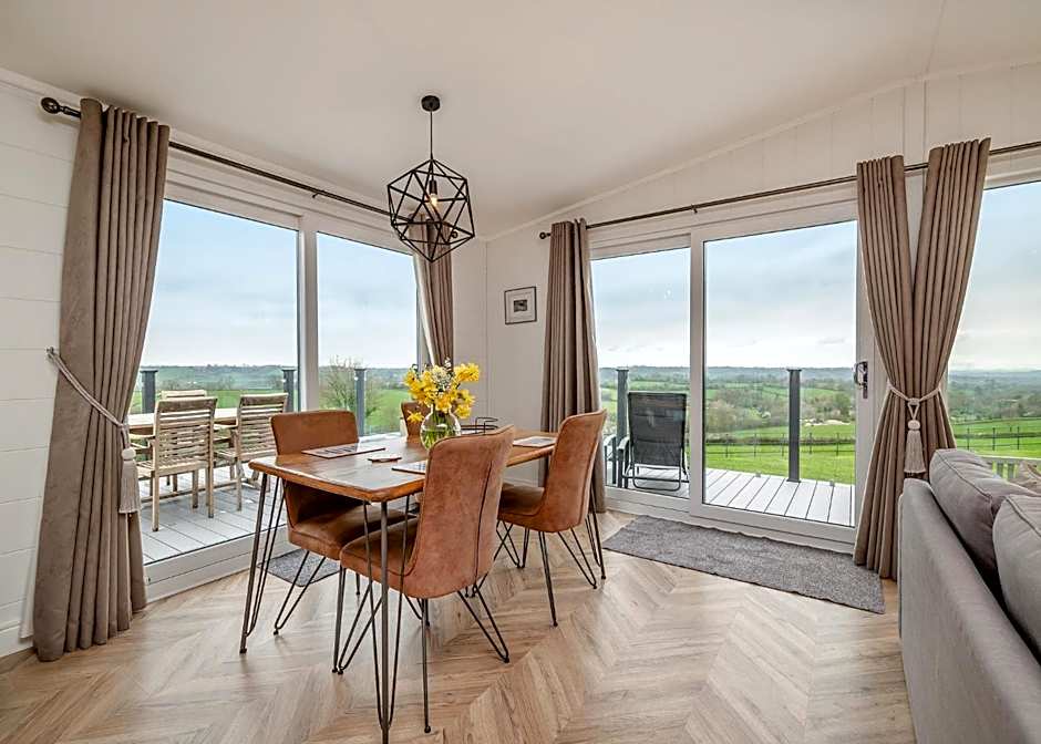 Midsomer Lodges