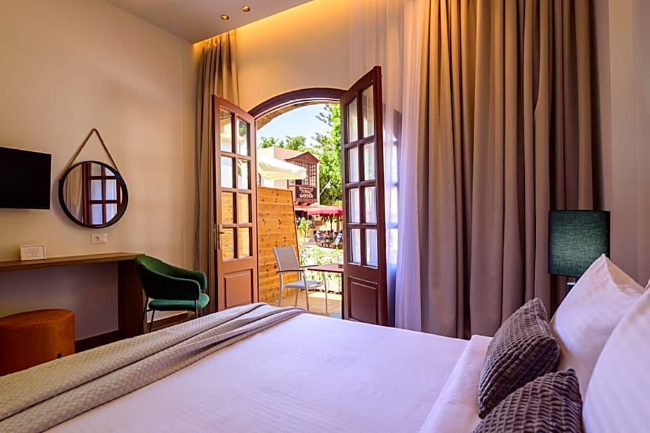 Arthur Suites in Old Town