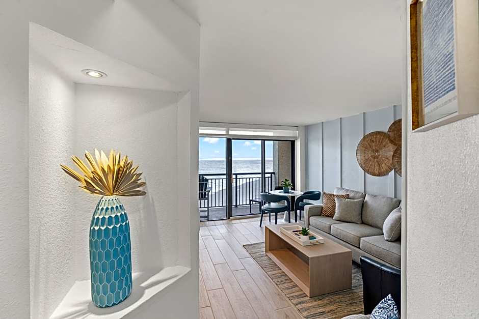 Modern Oceanfront 1 Bedroom Condo, Prime Location, Stunning Views at Beach Cove Resort
