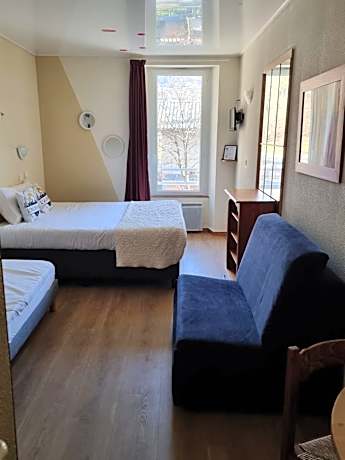 Quadruple Room with Private Bathroom