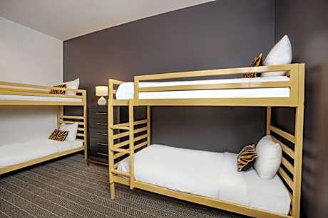 Two-Bedroom King Suite with Two Twin Bunk Beds and Balcony