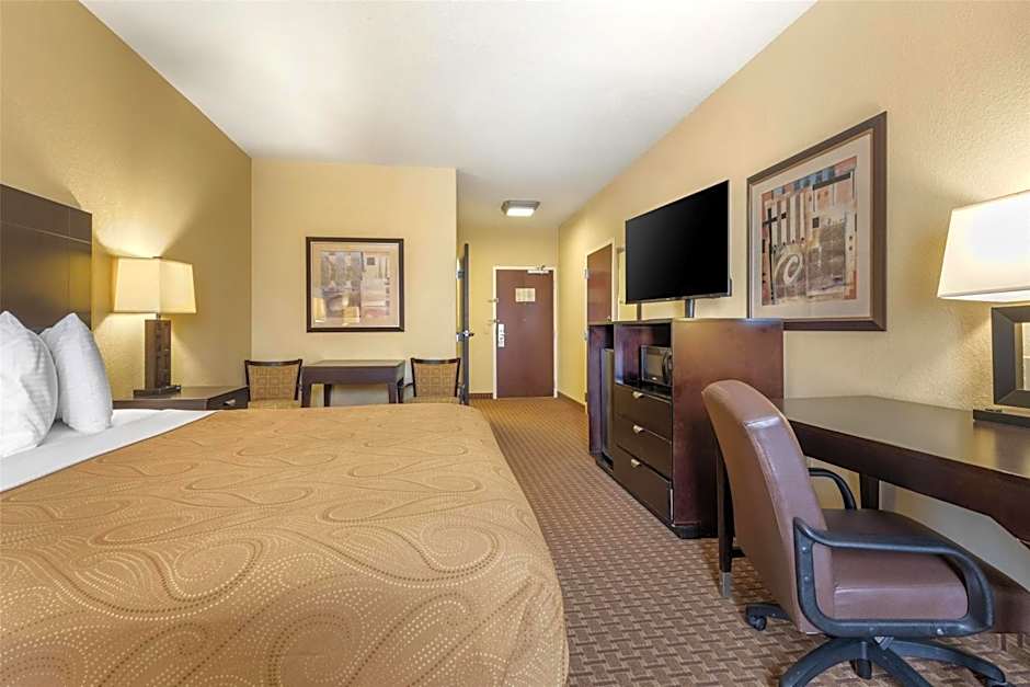 Best Western Bastrop Pines Inn