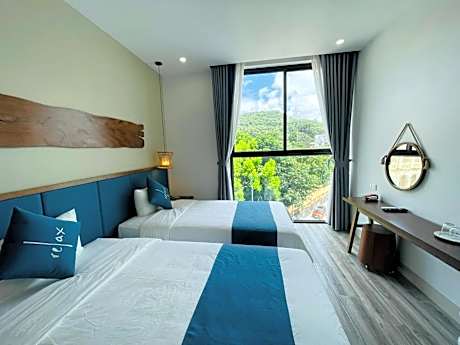 Superior Double or Twin Room with Mountain View