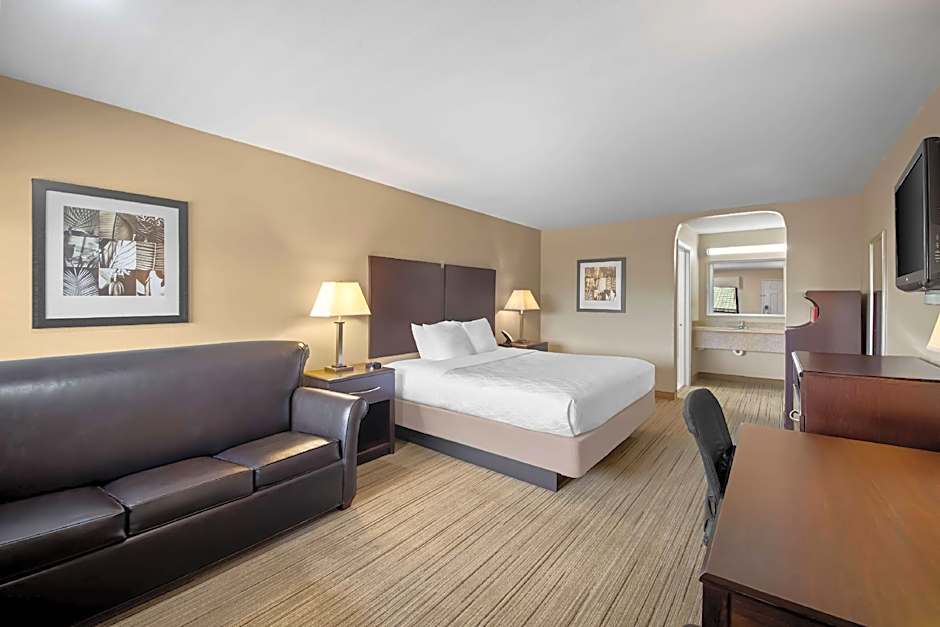 Best Western Cedar Inn