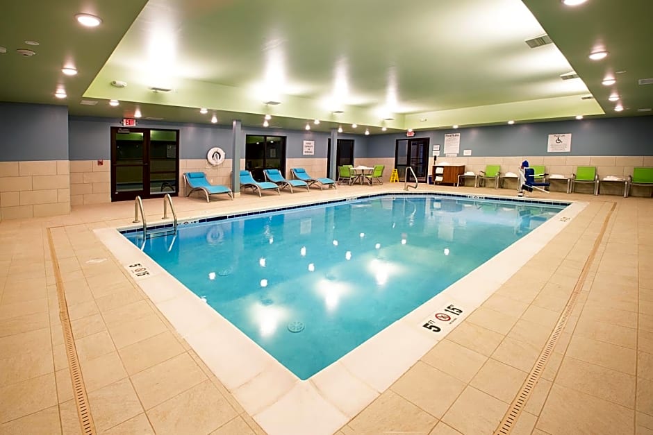 Holiday Inn Express and Suites Wentzville St Louis West By IHG