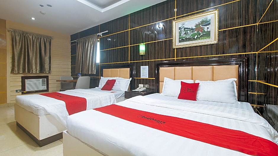 RedDoorz Plus at Winter Benitez