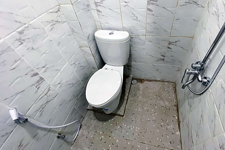 RedDoorz Syariah near RS Awal Bros Panam Pekanbaru