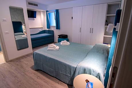 Classic Quadruple Room