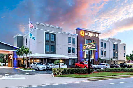 La Quinta Inn & Suites by Wyndham St Petersburg Northeast