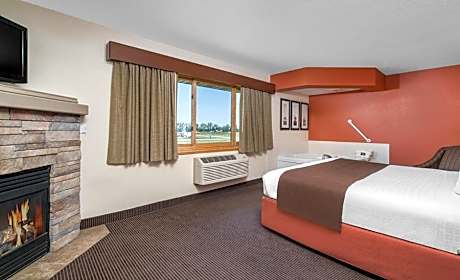 1 Queen Bed Studio Suite Non-Smoking