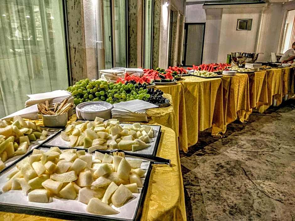 Max Luxury Suite - Servizio Spiaggia Inclusa