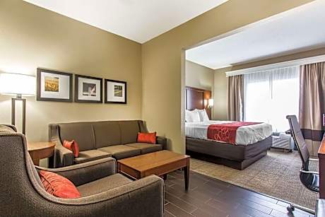 King Suite - Non-Smoking