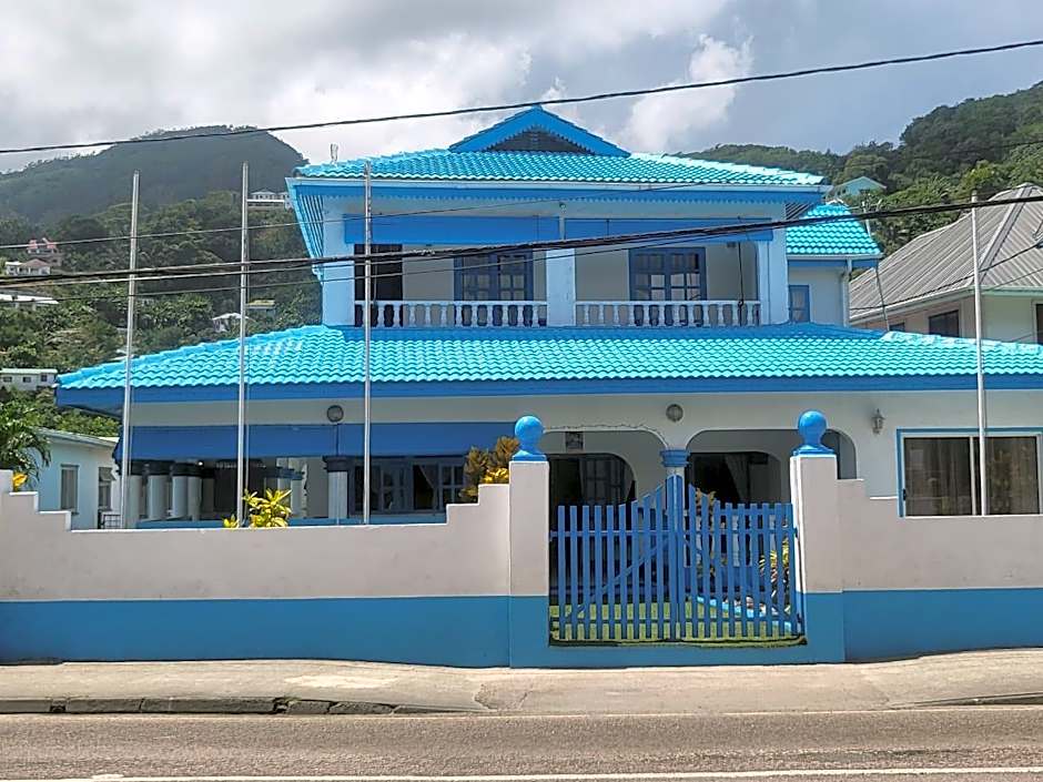 Le Chateau Bleu Hotel