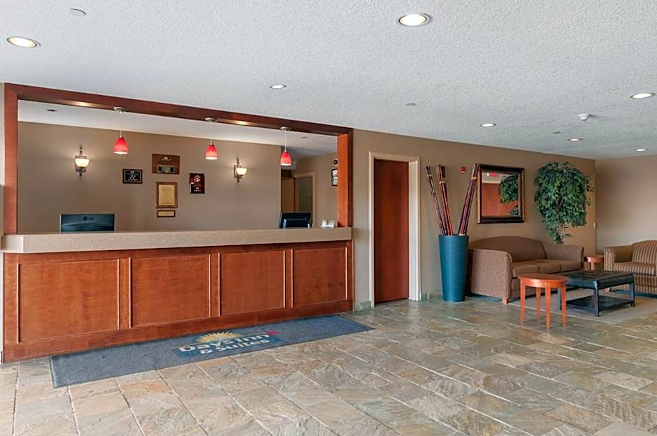 Days Inn & Suites by Wyndham Cochrane