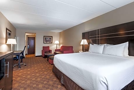1 Queen Bed, Corner Room, Non-Smoking