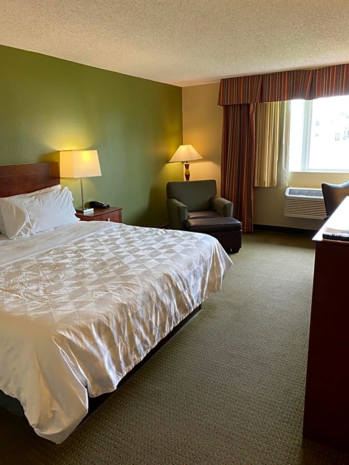 DoubleTree by Hilton Austin, MN