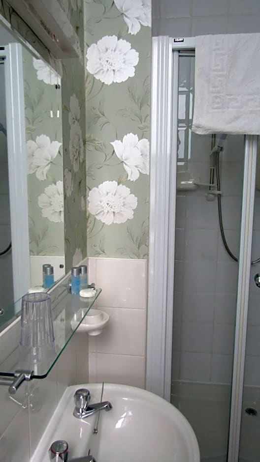 The Raincliffe Hotel