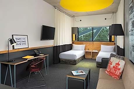 ENTERTAINER FAMILY ROOM