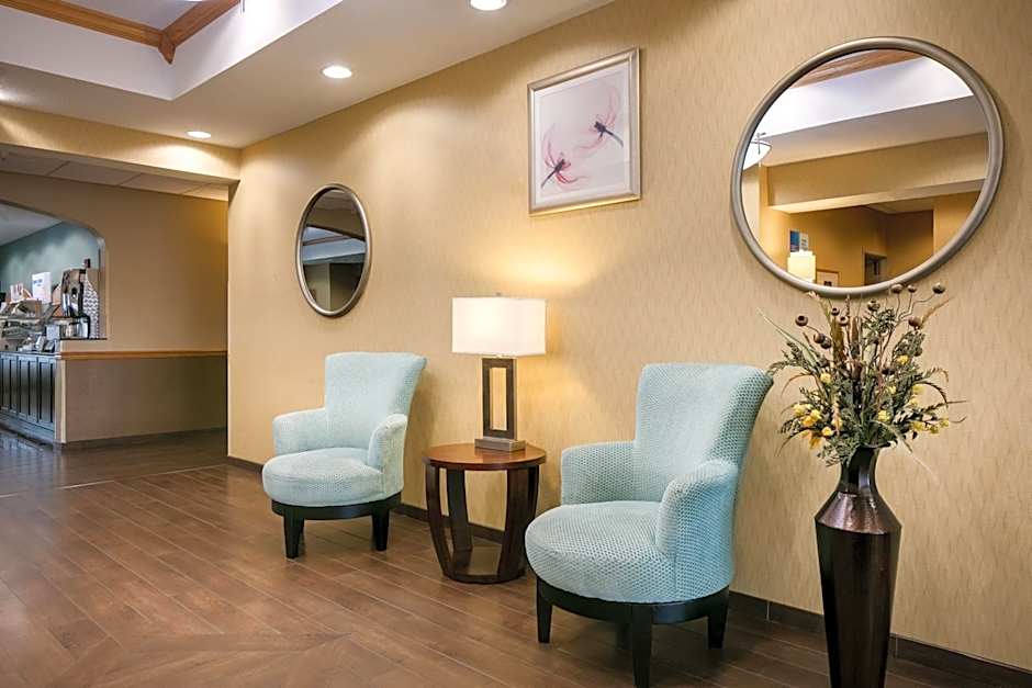 Holiday Inn Express Hotel And Suites Clinton By IHG