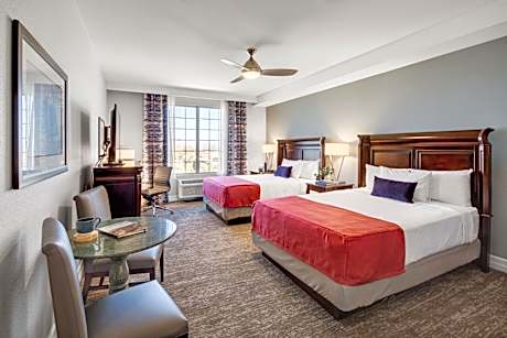 Deluxe Queen Room with Two Queen Beds