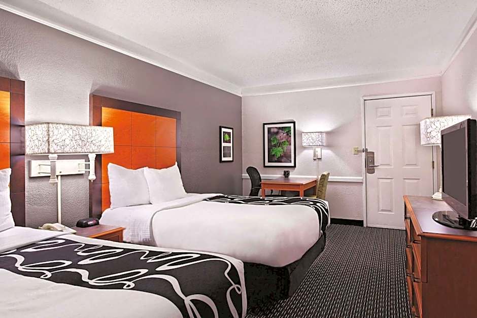 La Quinta Inn & Suites by Wyndham Champaign