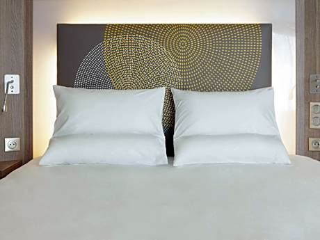 Executive Double Room with Queen Size Bed and Terrace