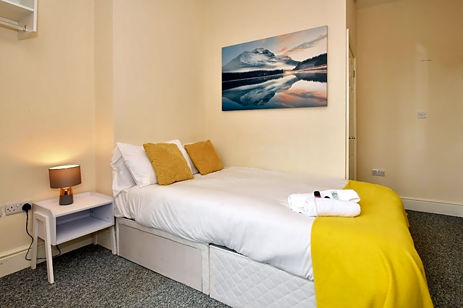 Townhouse @ 178 Ruskin Road Crewe