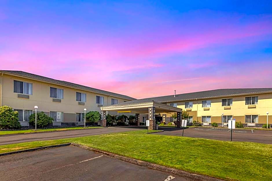 Comfort Suites Near Vancouver Mall