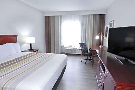 One-Bedroom King Suite - Non-Smoking