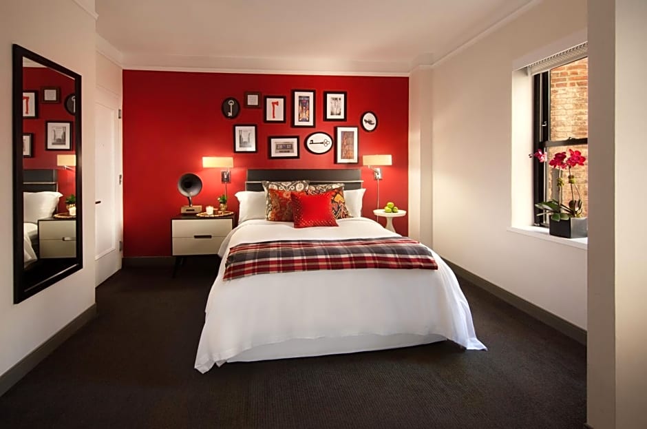 Photo 1 of 4 of Deluxe Queen Room