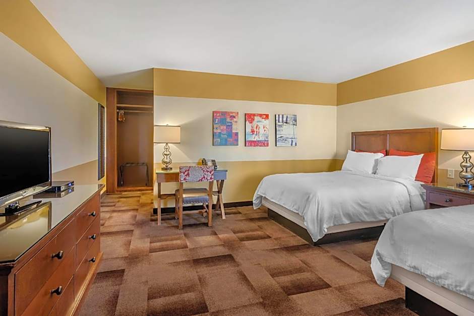 Carlton Oaks Lodge, an Ascend Collection Hotel