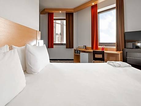 Premium Twin Room with City View