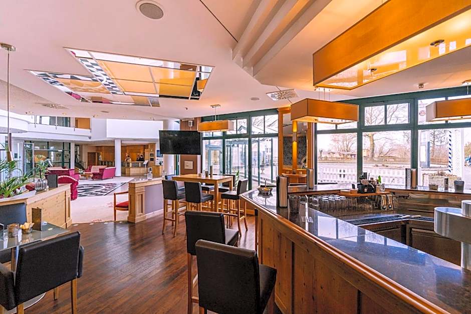 Atomis Hotel Munich Airport by Mercure