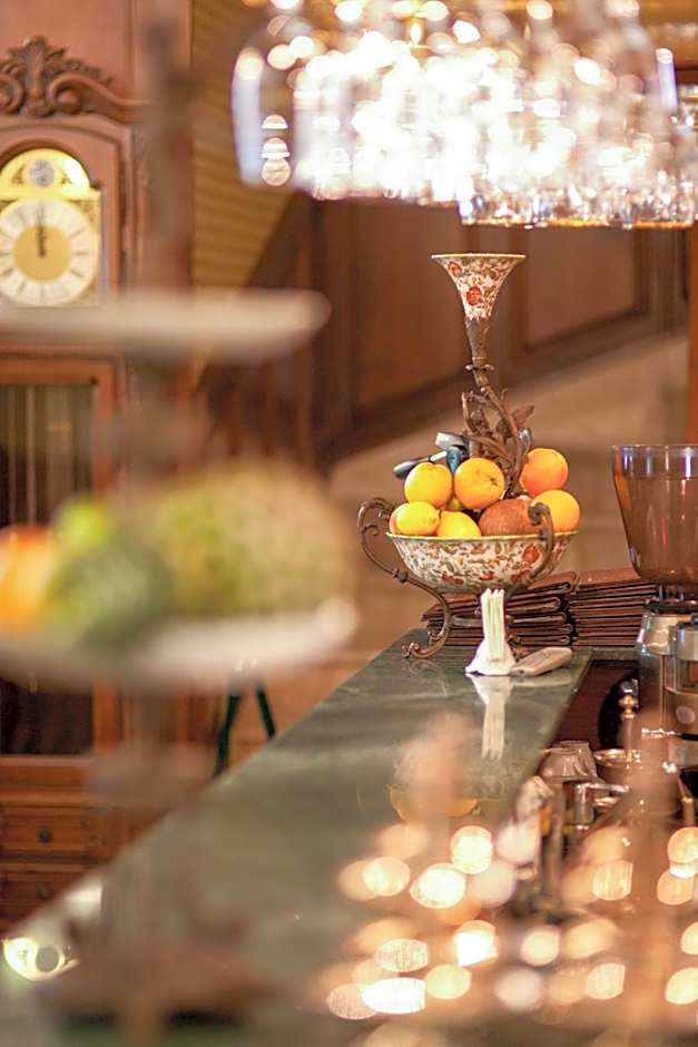 Grand Hotel London
