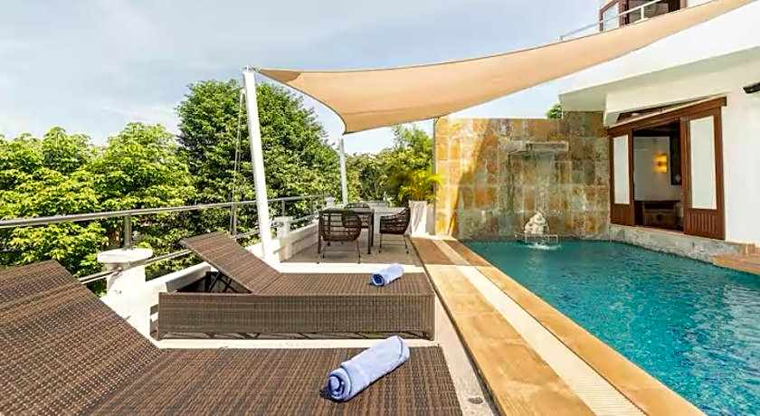 Villa Melitta, Pool, Beach, 360-SeaViews, 6-bed Thai Luxury on Best Location in Samui