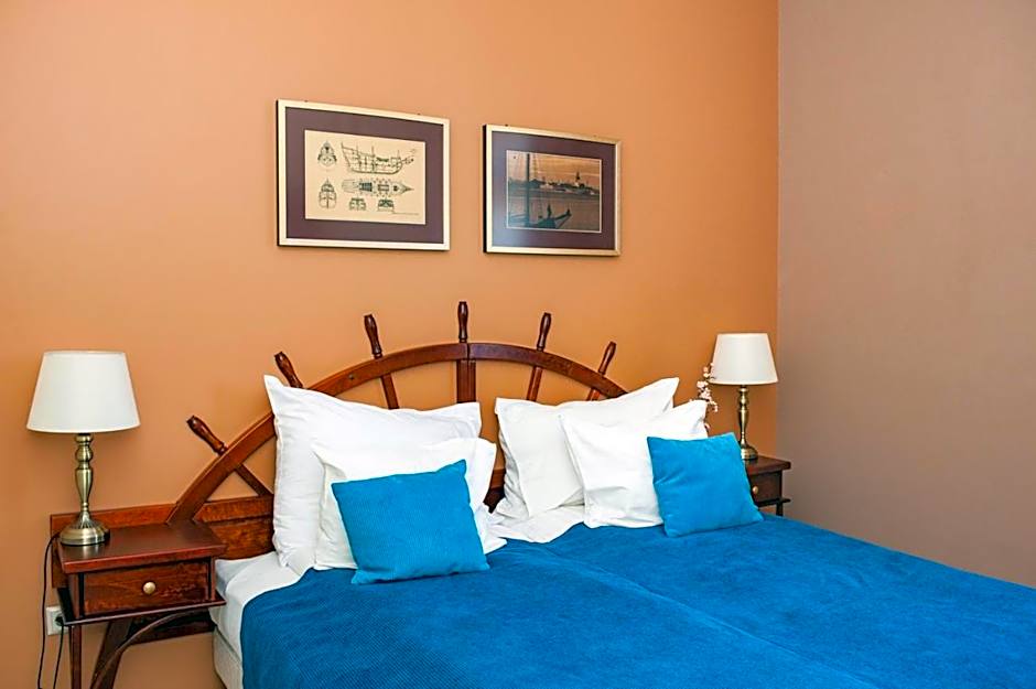 Port Hotel