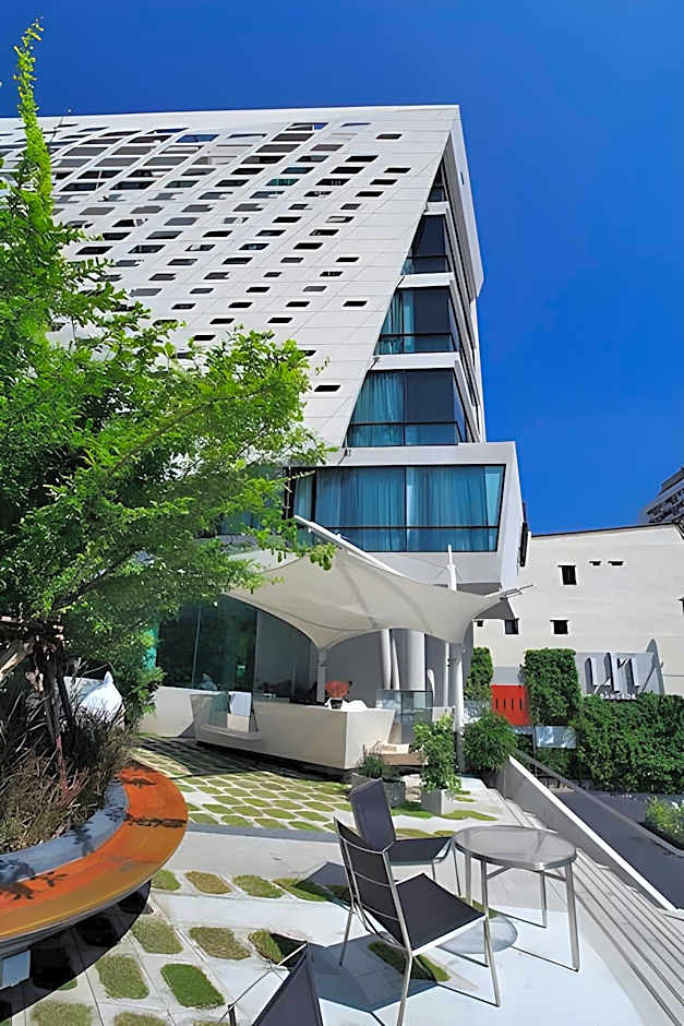 Lit Bangkok Hotel