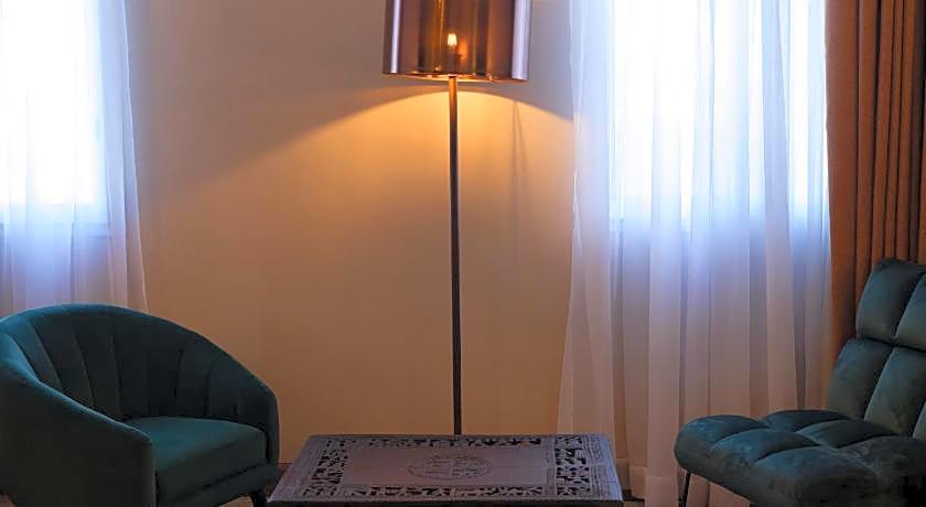 TANA Hotel
